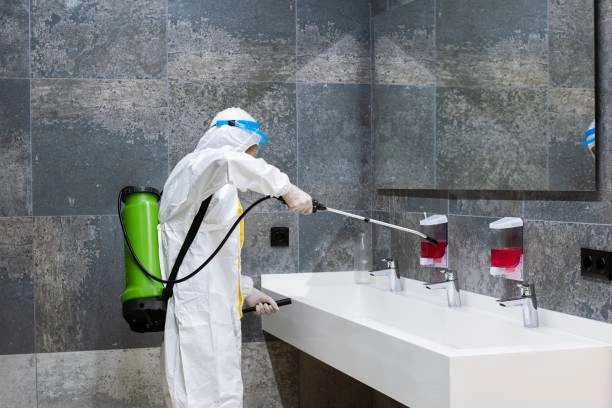 Higienização de espaço e equipamentos hospitalares